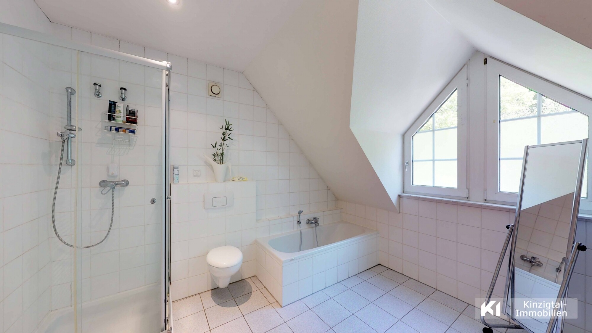 ... Badezimmer im Obergeschoss