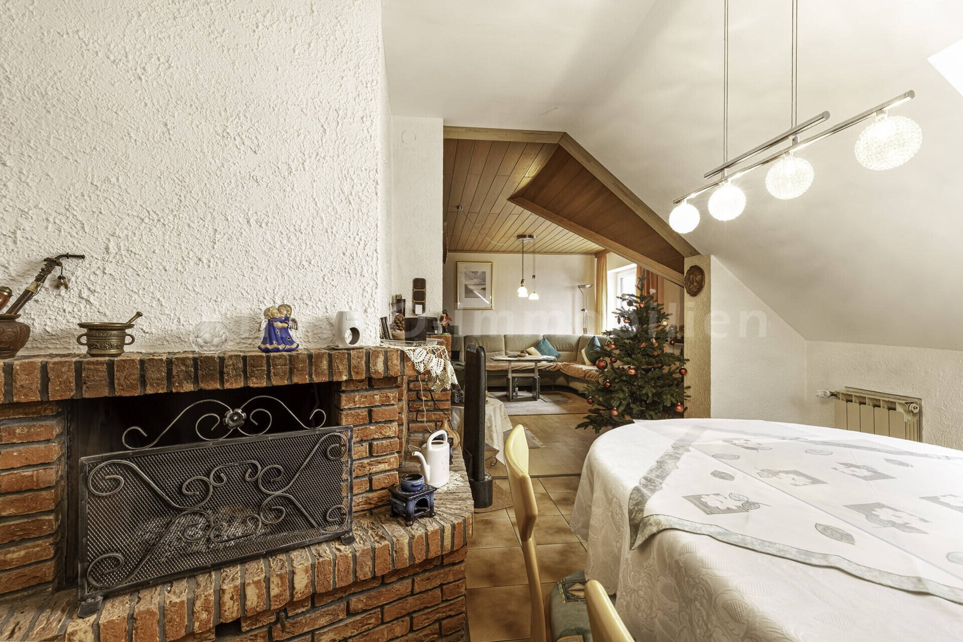 OG Esszimmer 2 - mit Kamin 
