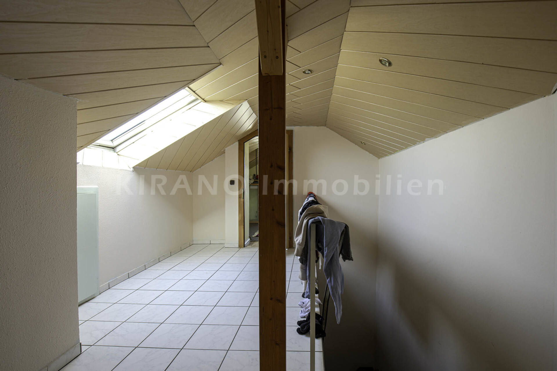 2 OG - Treppenhaus Flur