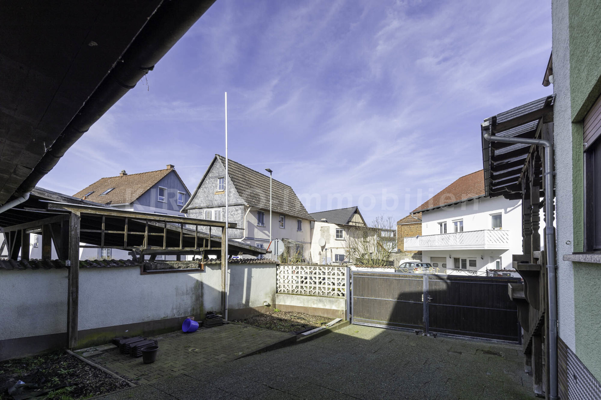 Hof mit Gartenanteil