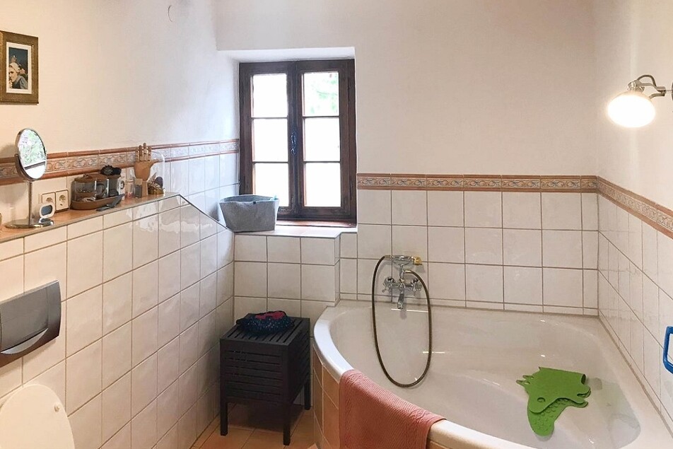 modernes Bad-Haupthaus