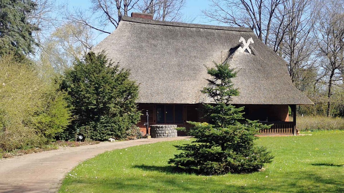 Von der Einfahrt zum Haupthaus