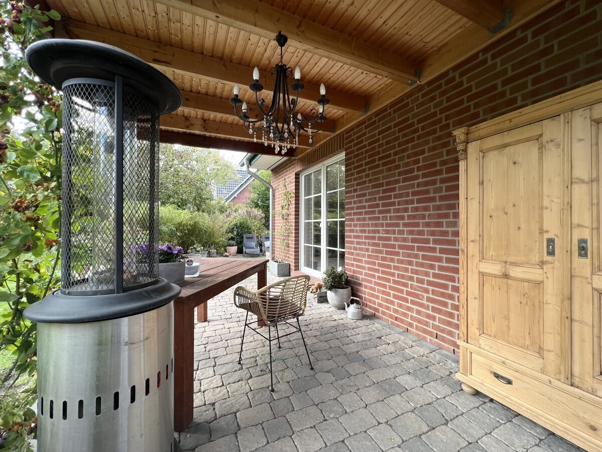 gemütliche überdachte Terrasse