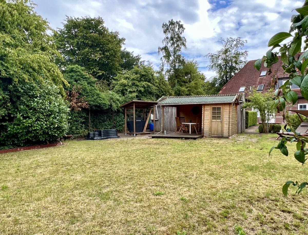 ...mit viel Platz zum Gärtnern...