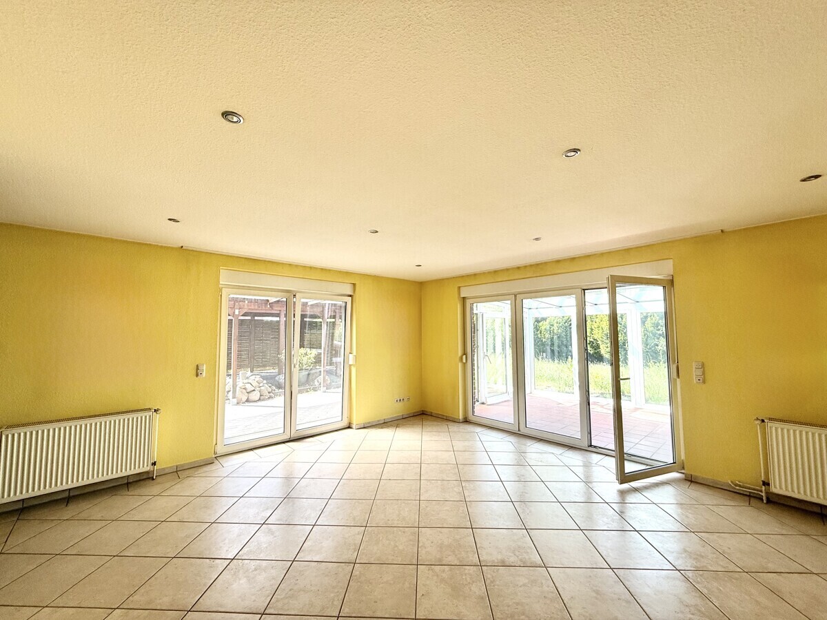 ... mit Zugang zum Wintergarten