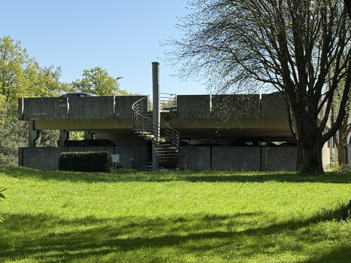 Parkgarage mit festem Stellplatz