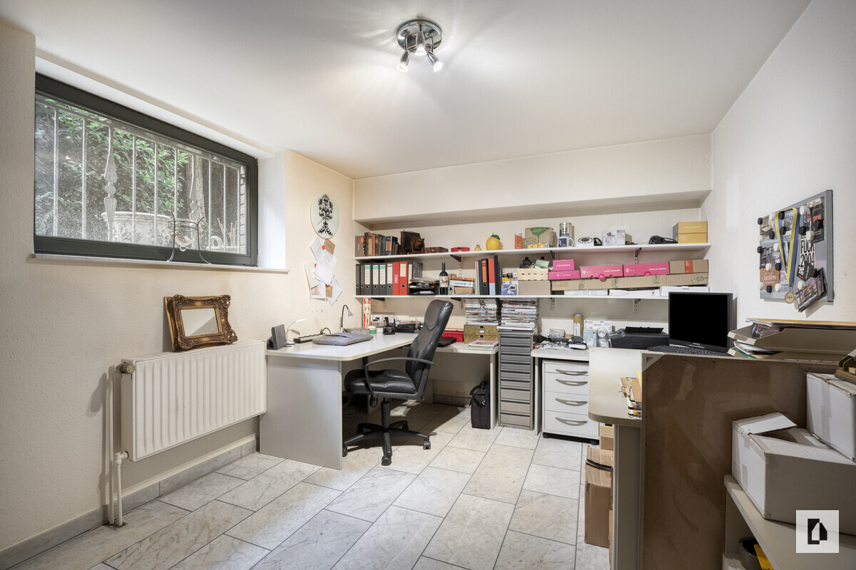 Arbeitszimmer 2 UG