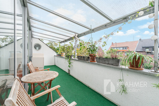 Balkon (straßenseitig)