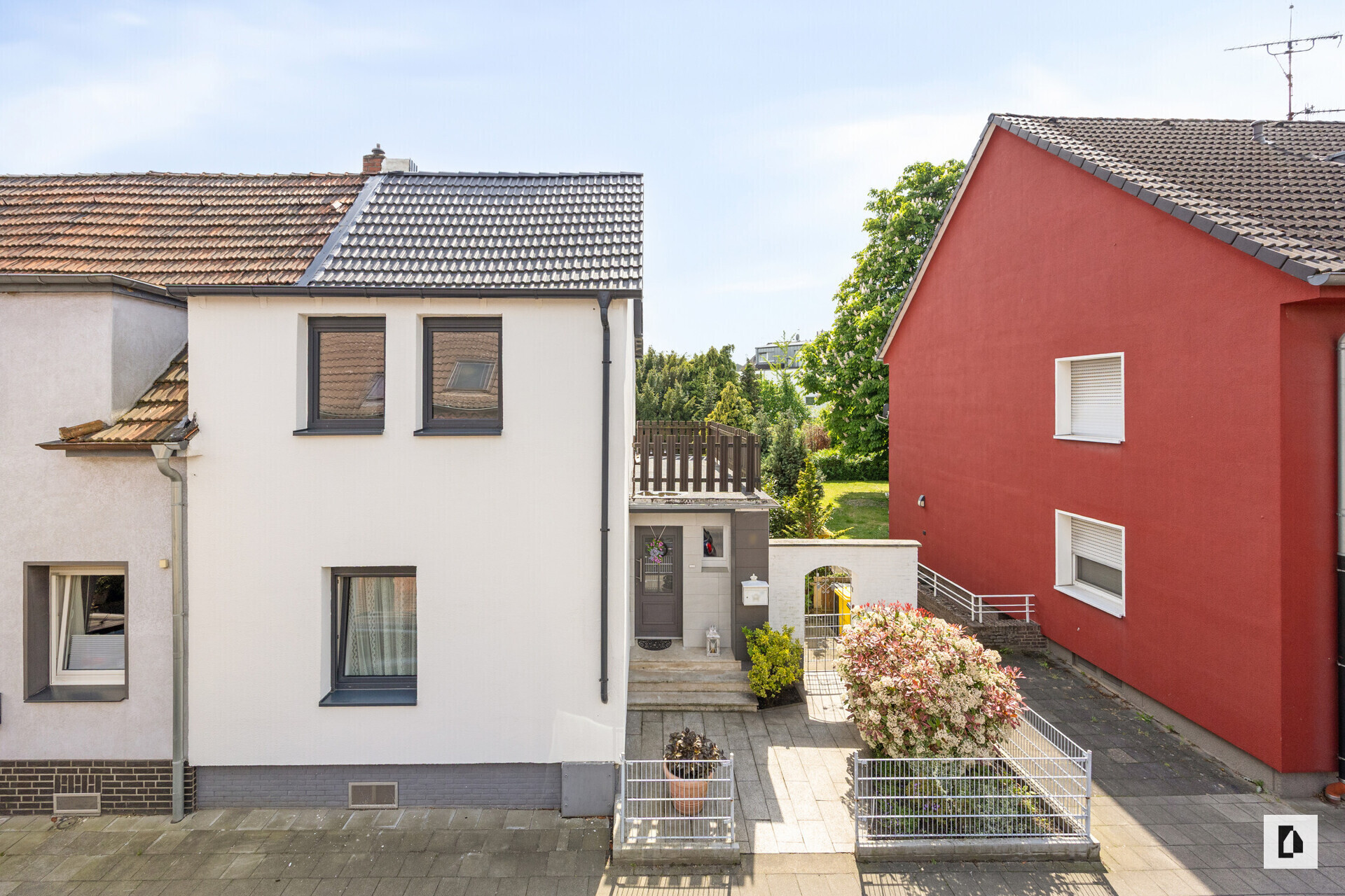 Front Straßenseite