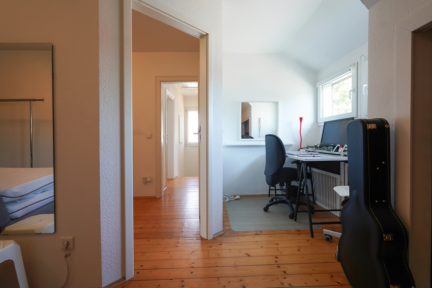 Schlafzimmer 1