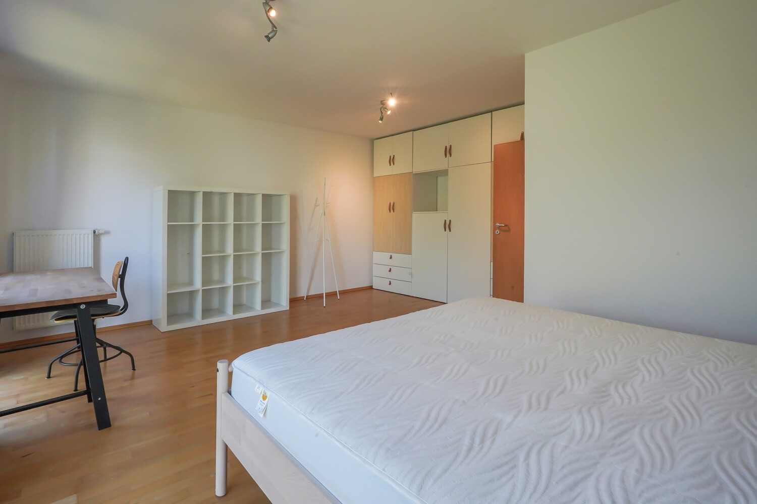Schlafzimmer 1
