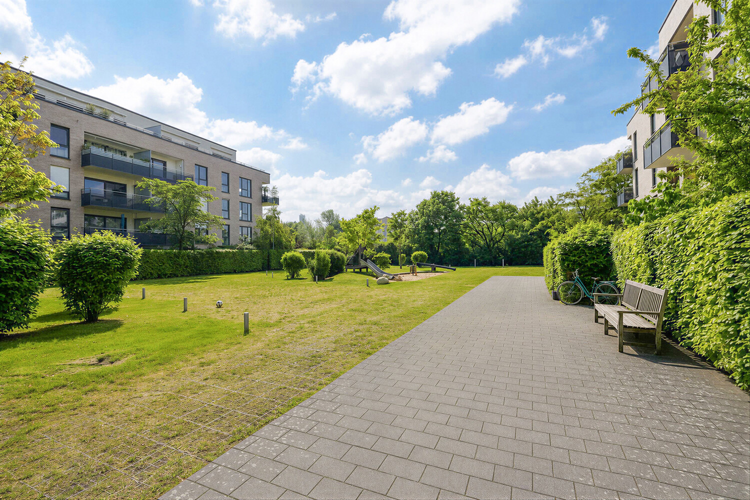 Spielplatz vor der Tür