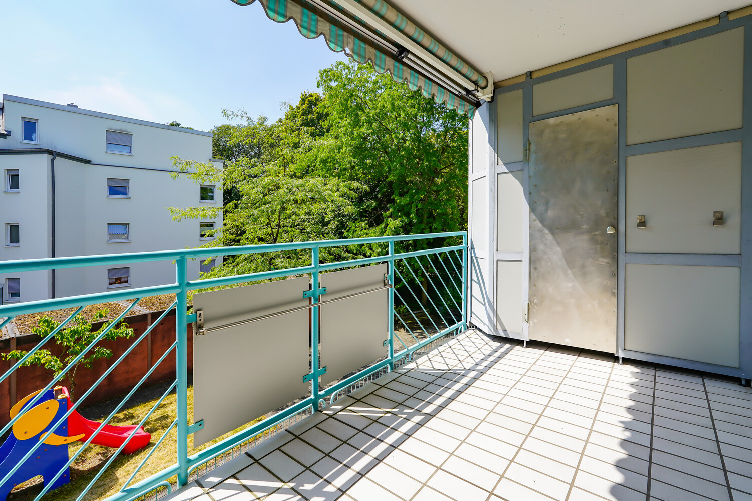 Loggia mit 2 Abstellräumen