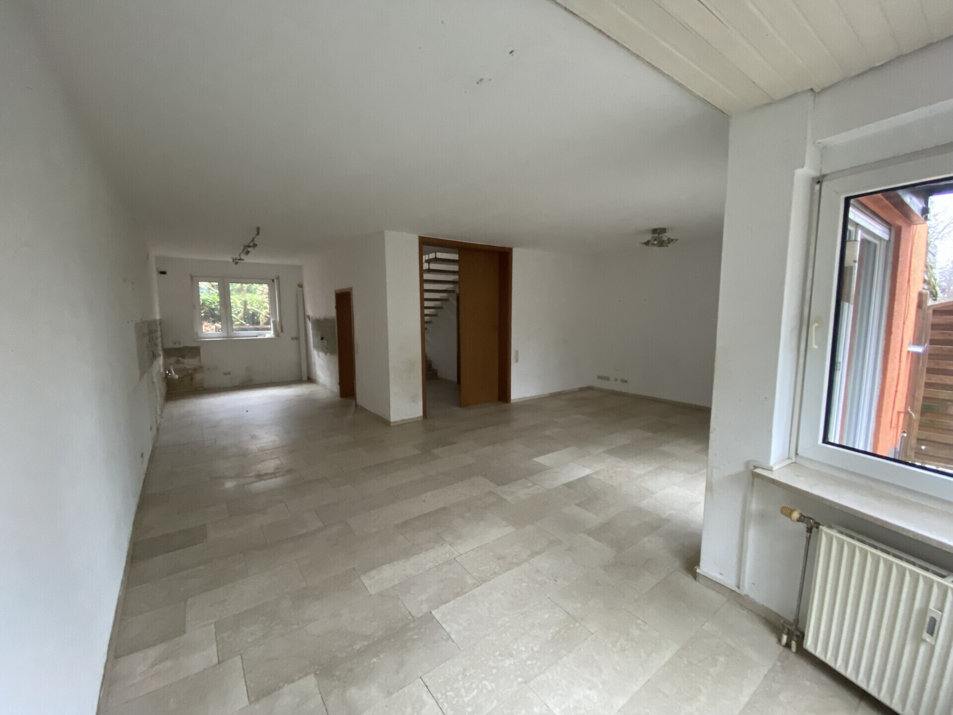 Wohnzimmer mit Küche