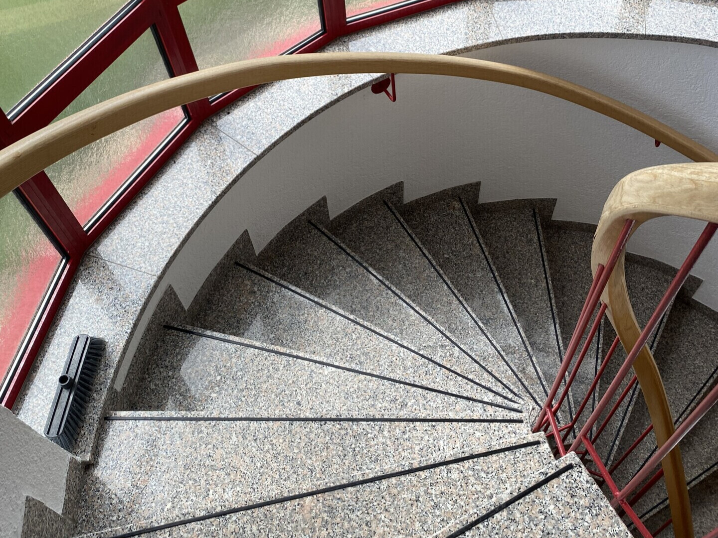 Treppe ins Untergeschoss