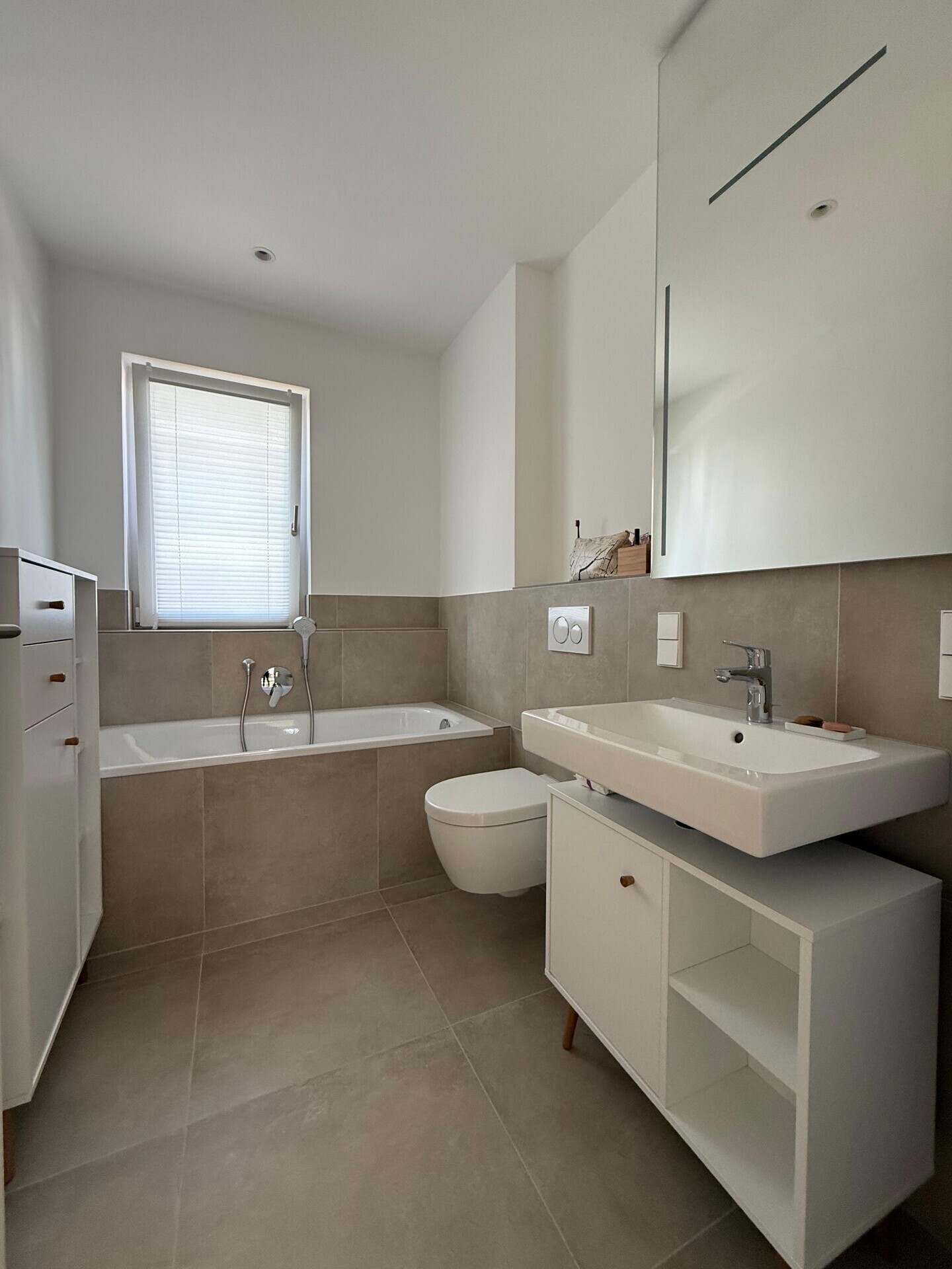 Bad mit Badewanne