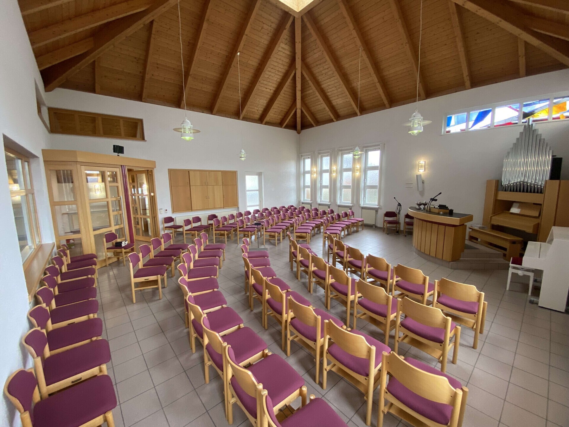 Kirchensaal Bild 2