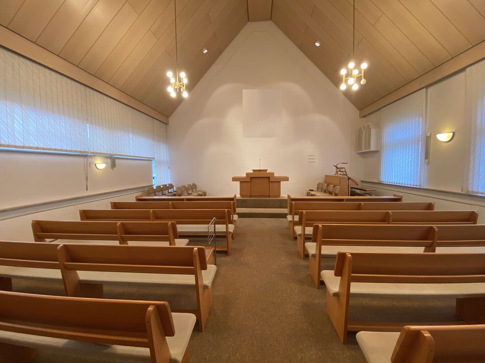 Kirchensaal Bild 1
