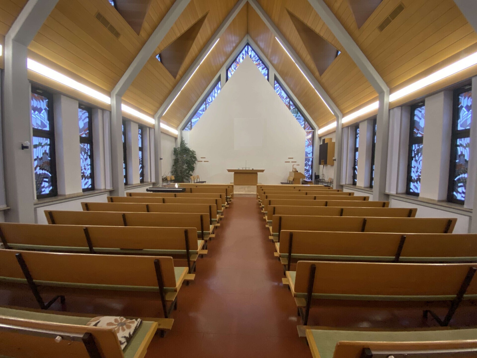 Kirchensaal Bild 1