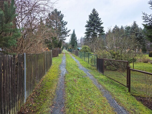 Weg durch Anlage