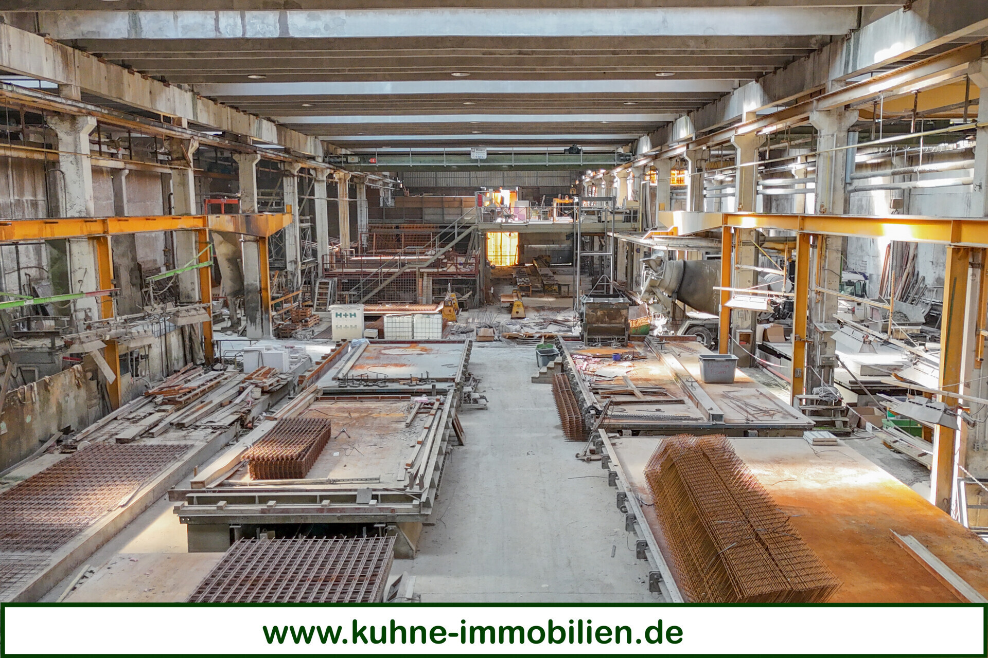 Halle 1