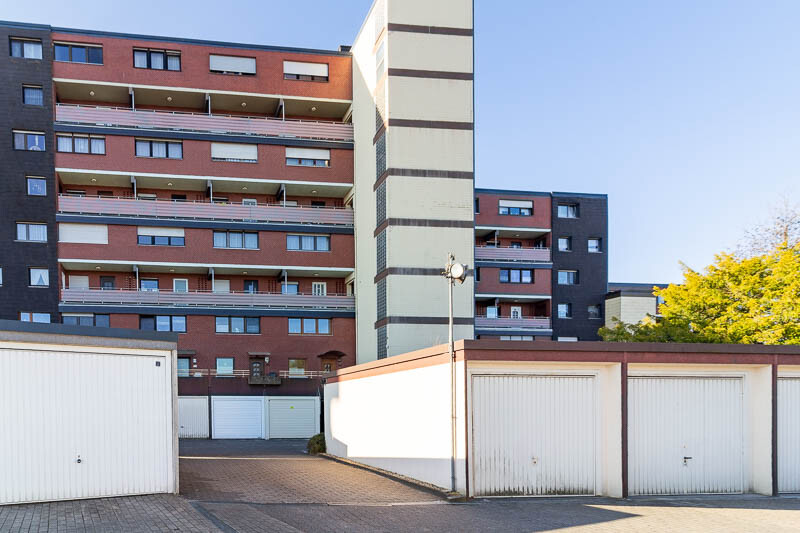 Die Garagenzufahrt: Komfortabler Platz für Ihr Fahrzeug, direkt vor der Tür.