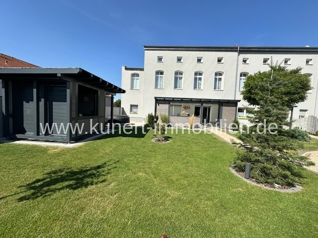 Haus und Grundstück