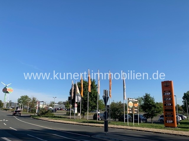 Gegenüber