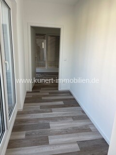 Flur mit Blick zum Schlafzimmer
