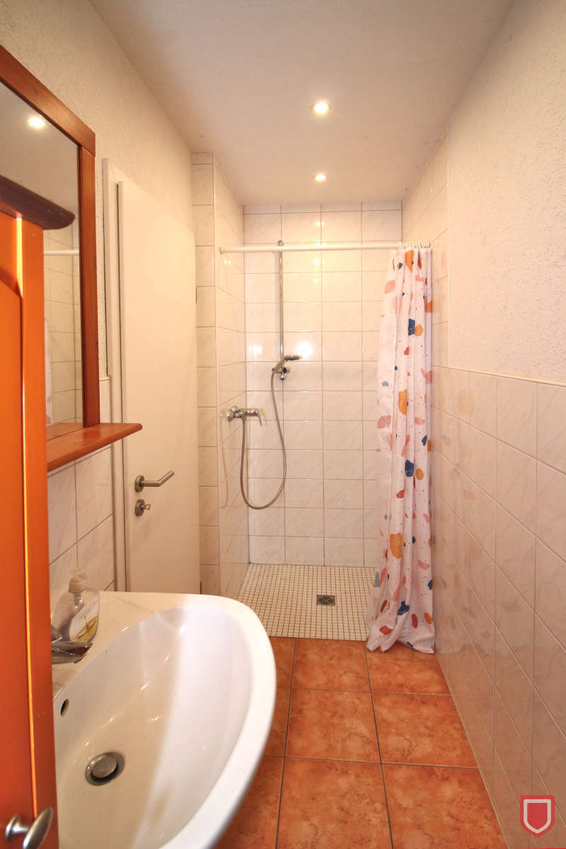 Bodentiefe Dusche EG