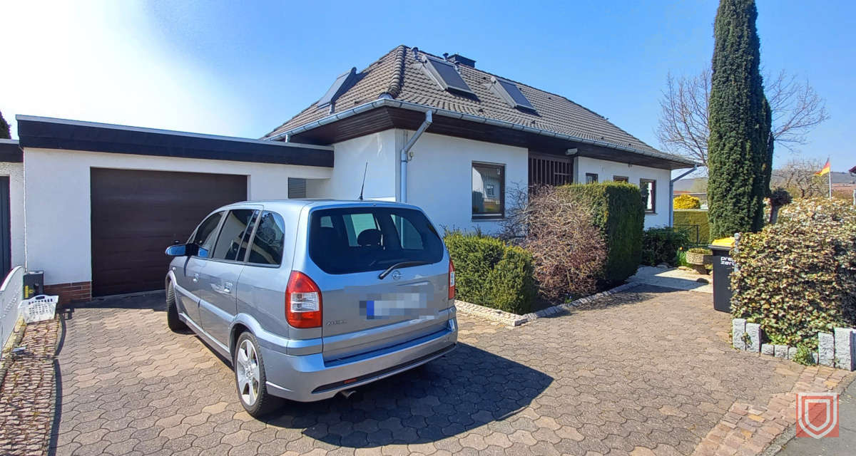 Haus und Garage