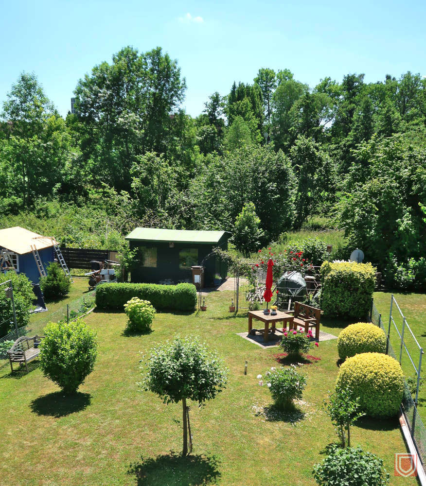 Blick in Garten und Natur