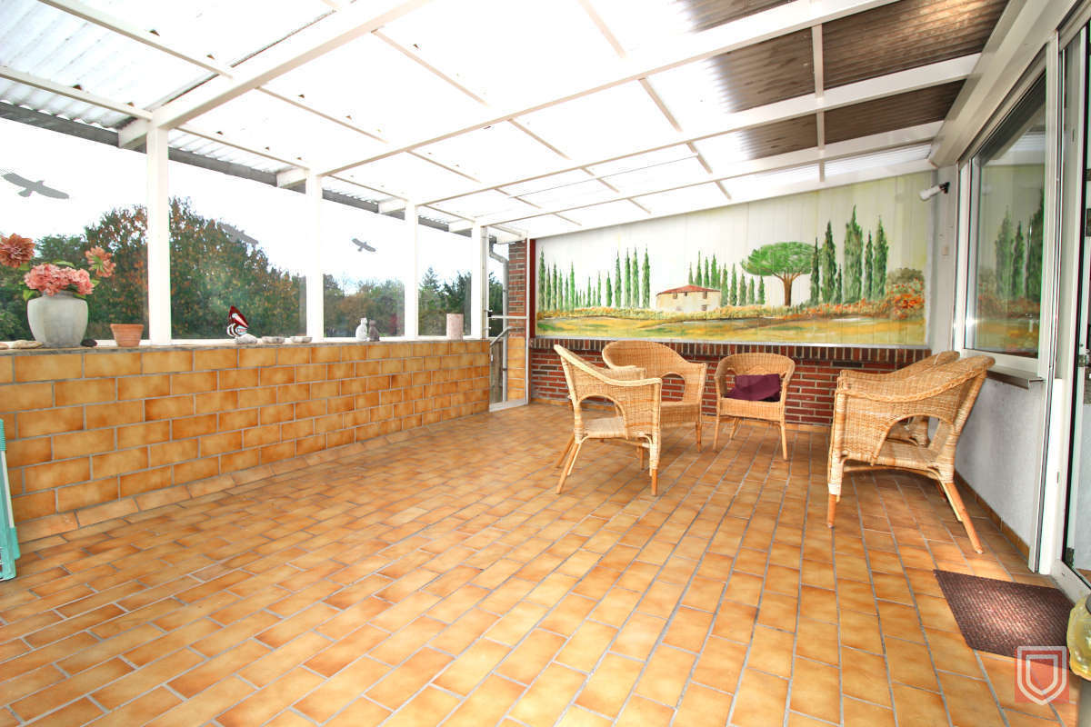 Überdachter Balkon EG