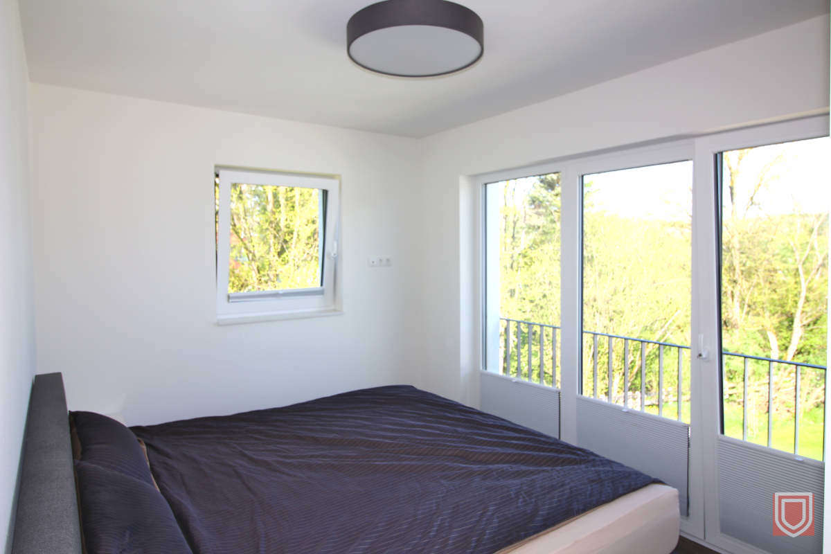 Schlafzimmer 1