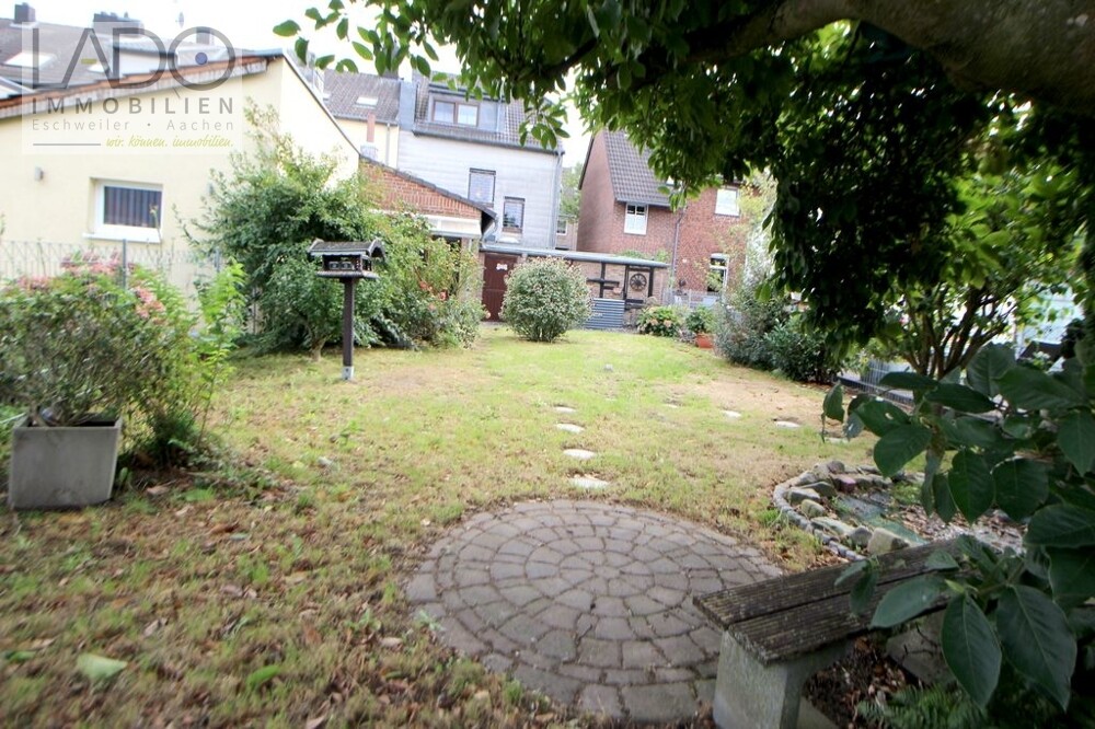 Garten und Rückansicht