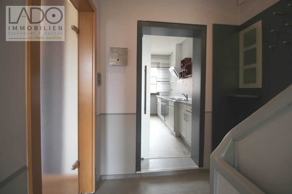 1.OG Flur zur Küche