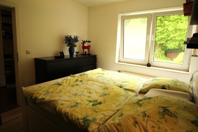 Schlafzimmer 1