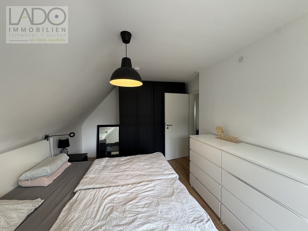 Schlafzimmer (2)