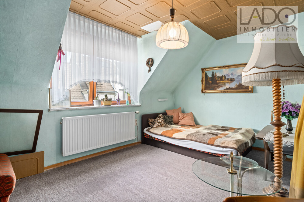 Schlafzimmer 1