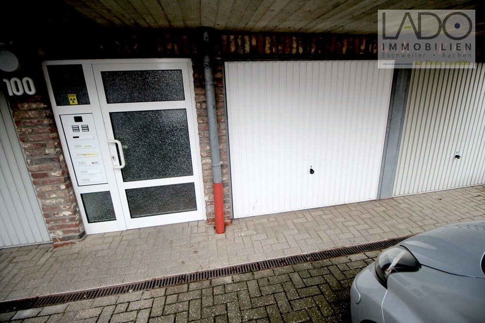 Eingang und Garage