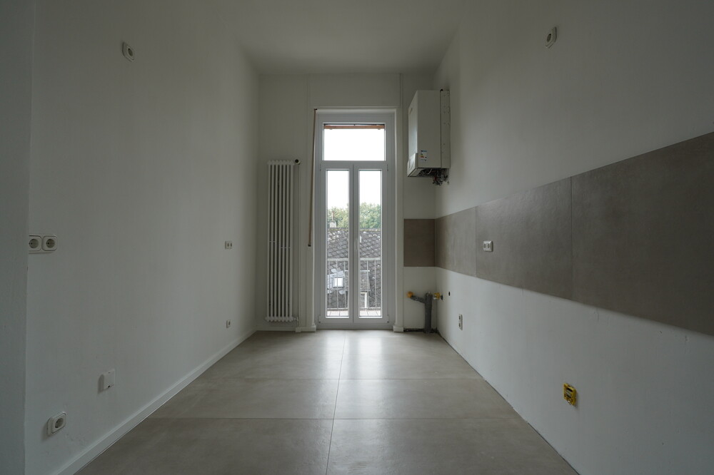 Wiesbaden-Rheingauviertel! Komplett sanierte 3-ZKB Stilaltbauwohnung mit Wintergarten und 3 Balkonen - Foto 5