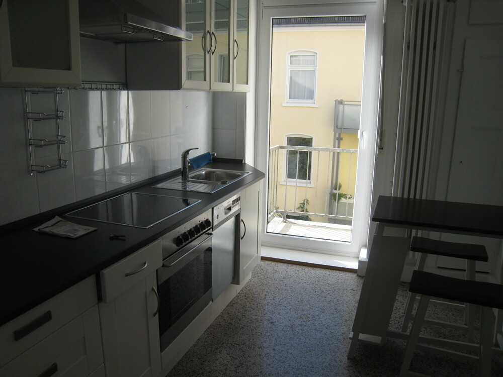 Küche mit Balkon