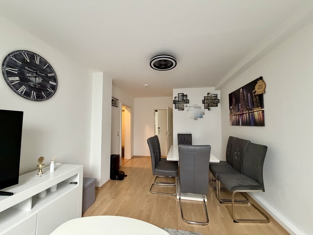 Wohnzimmer mit Essbereich