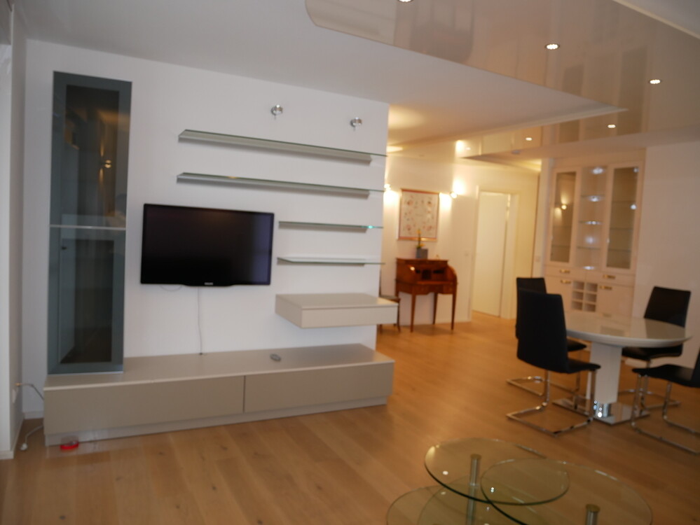 Mainz-Marienborn, neuwertige, moderne, 3 ZKB-ETW, 2 Balkonen und 2 TG-Plätzen + Aufzug - Photo 2