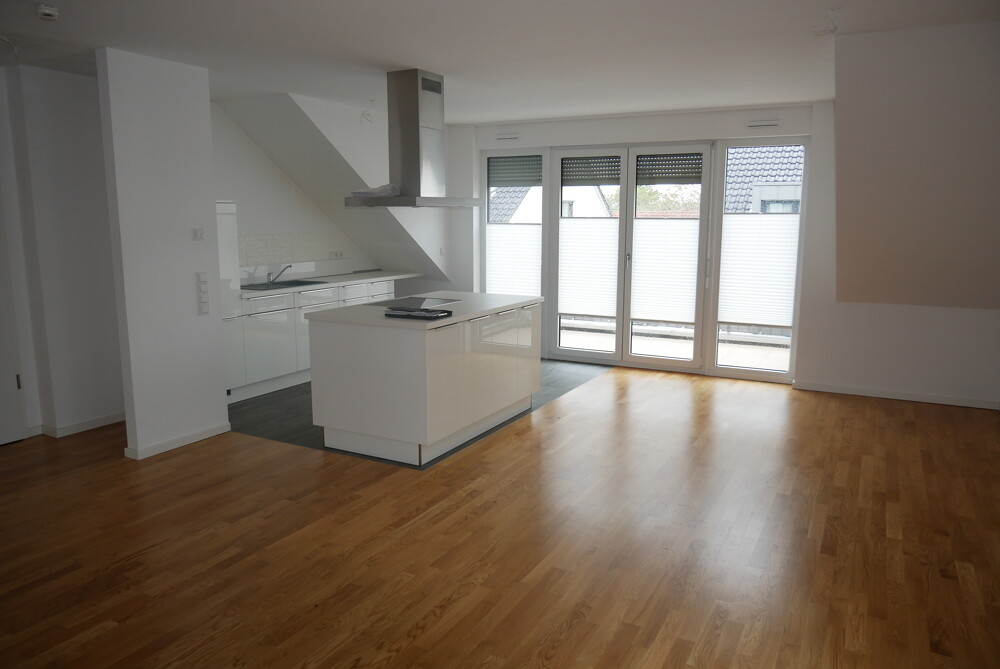 Wiesbaden-Biebrich, Neuwertige Dachgeschosswohnung mit Dachloggia, Einbauküche und Tiefgaragenplatz - Foto 4