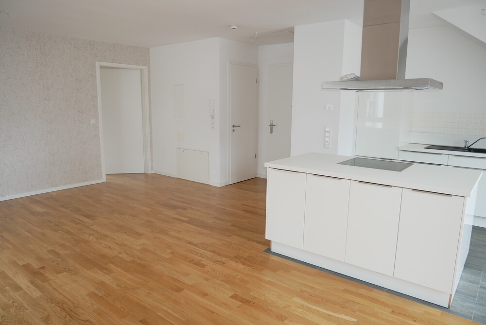 Wiesbaden-Biebrich, Neuwertige Dachgeschosswohnung mit Dachloggia, Einbauküche und Tiefgaragenplatz - Foto 5