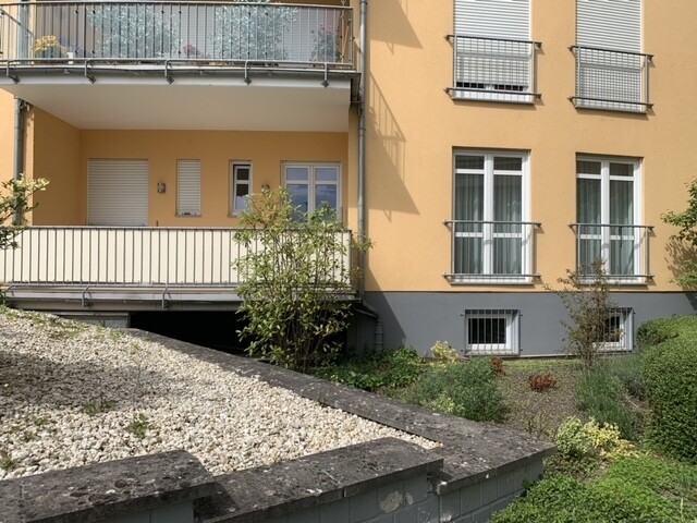 Blick von außen mit Balkon