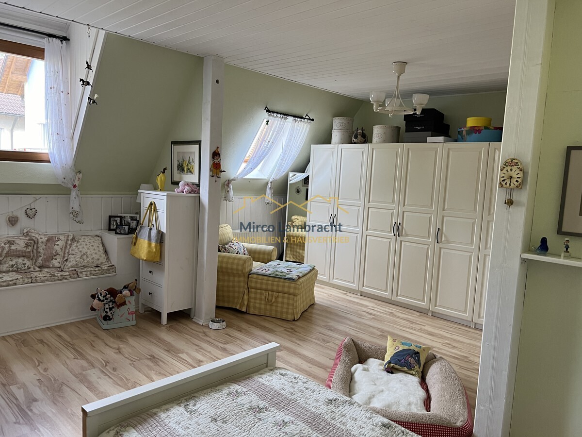 Schlafzimmer 1