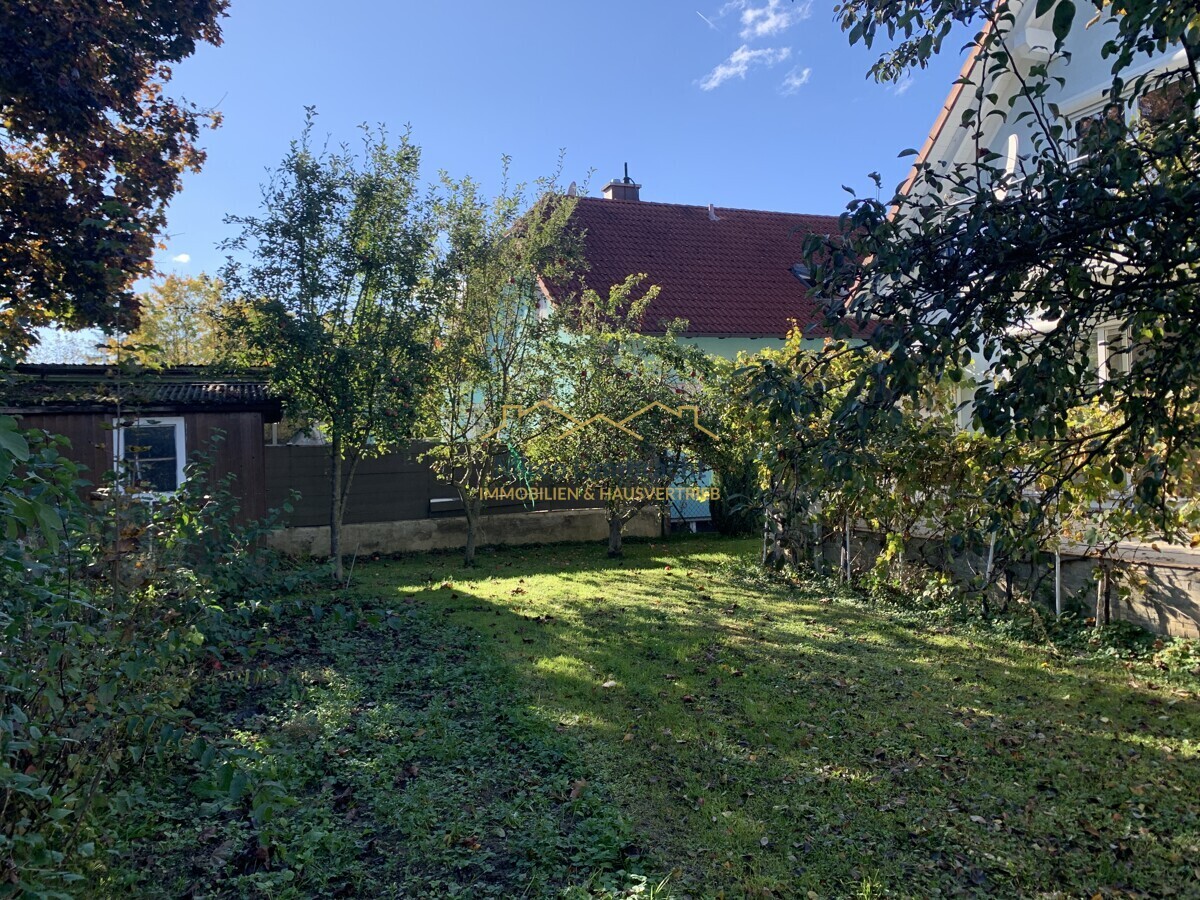 Garten mit Obstbäumen