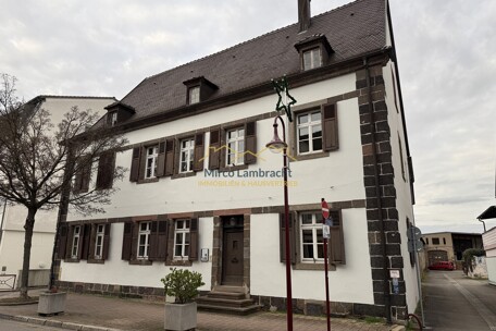 Aussenansicht mit Büroeingang